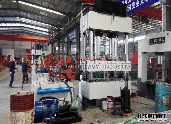 400噸三梁四柱油壓機(jī)生產(chǎn)車(chē)間實(shí)景拍攝